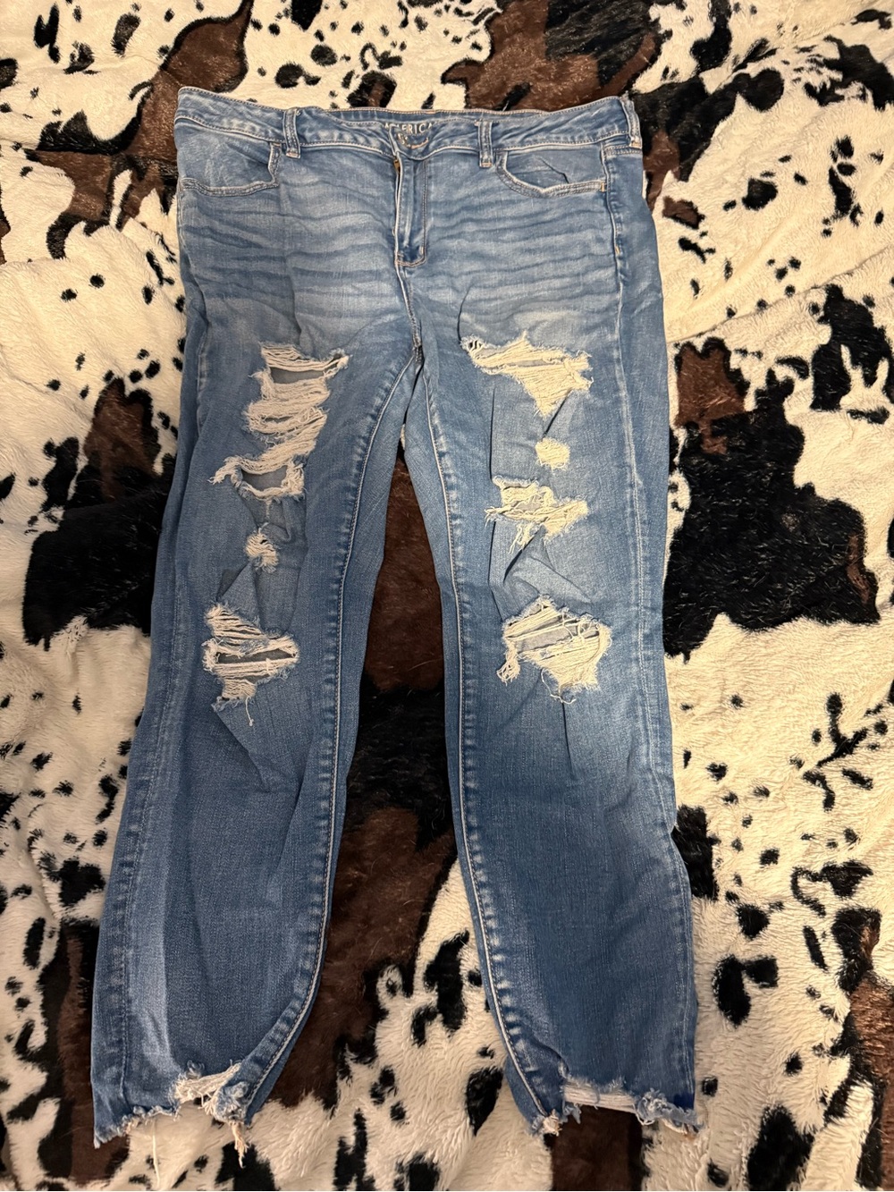 America Eagle Distressed Light Blue Women's Ripped Jeans